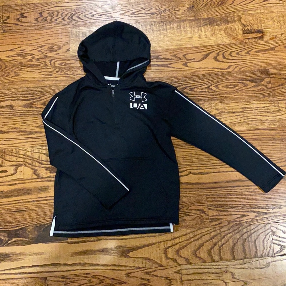 Under Armor boys size medium 1/4 zip hoodie